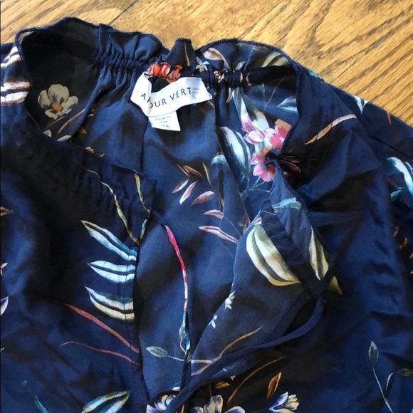 Amour Vert Floral Dress - Picture 3 of 7